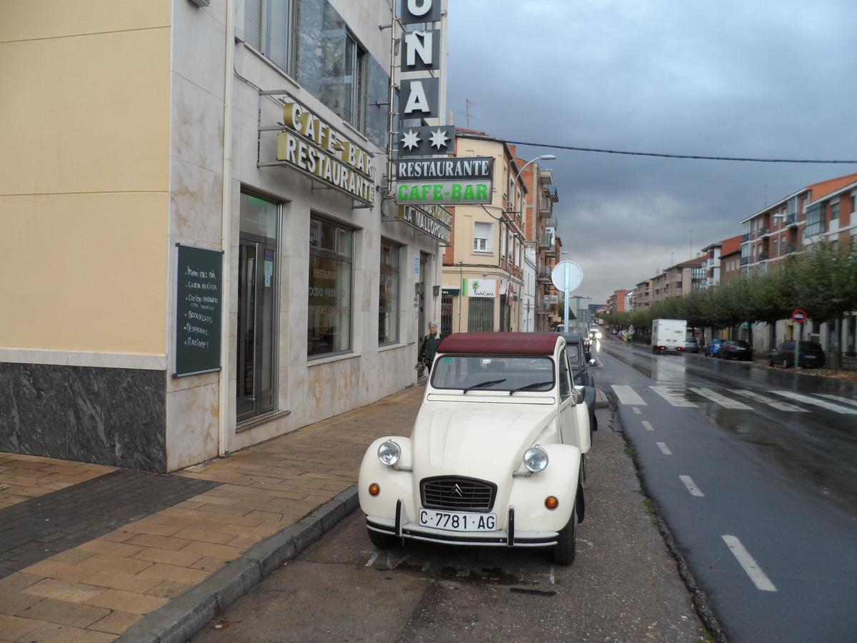 Hostal Coruna Astorga Exterior photo